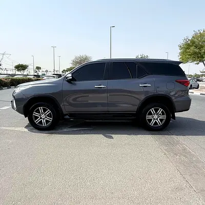 2017 Toyota FORTUNER — фото 4