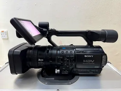 Sony HVR-Z1E HDV Professional Camcorder - Complete Set with Original Box & Hard Case