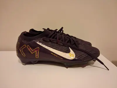 Used Nike Mercurial Vapor football boots - size 40, good condition whth shoes no box elite shoes