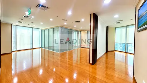 2 Parking | Luxurious & Professional | Turnkey Office Space