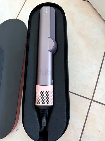 Dyson hair airstrait ( straightener)