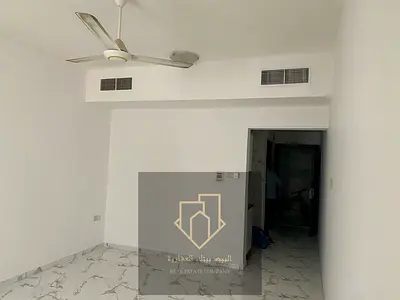 مساحة واسعة ومريحة _ مطبخ منفصل _ تكييف مركزي