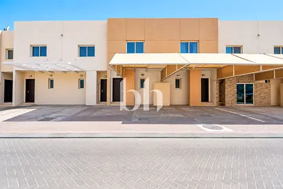 Single Row | Contemporary Village | Vacant