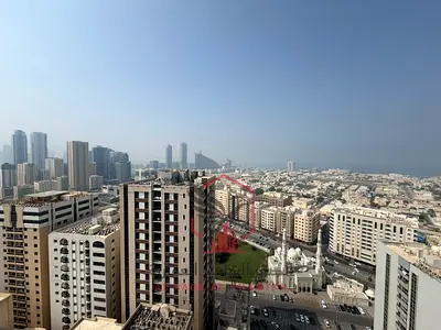 اكبر مساحة شقة ثلاث غرف وصالة با اطلالة مميزة تكييف مركزي مع خزائن في الحائط وجيم ومسبح مجانا