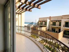 Elegant 2 BR TH | Backyard | Prime community