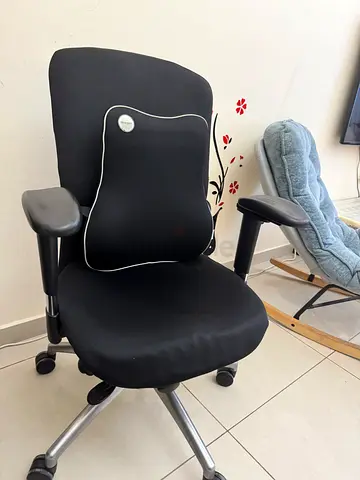 Ergonomic Black Office Chair with adjustable Hand and chair height, Good Condition - light usage
