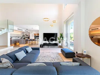 Exclusive | Furnished | Upgraded | Vacant Mid Dec