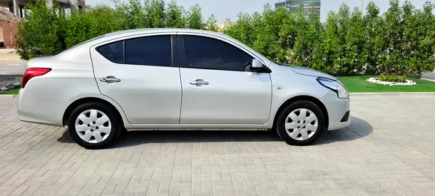2023 Nissan SUNNY photo 3