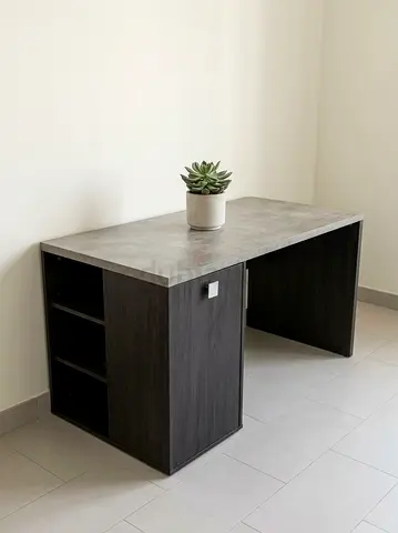 Study Desk (140 x 76 x 70M)