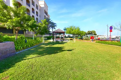Huge Terrace | Viewing Anytime Available | Hot !