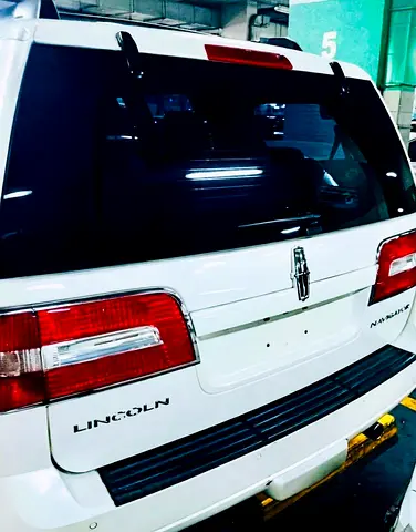 صورة 8 لـ 2014 Lincoln NAVIGATOR