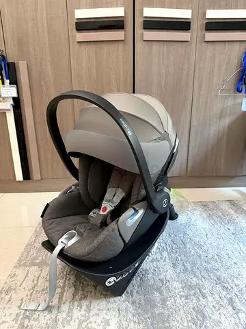 Cybex cloud z car seat with isofix base