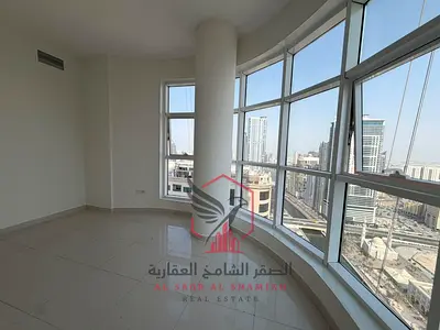تكييف وباركن وجيم ومسبح مجاني غرفتين وصالة بالخـان بإطلالة بحرية كاملة على المجاز المائية 3 حمامات وغرف ماستر وتشطيب جديد وموقع مميز قرب القصباء