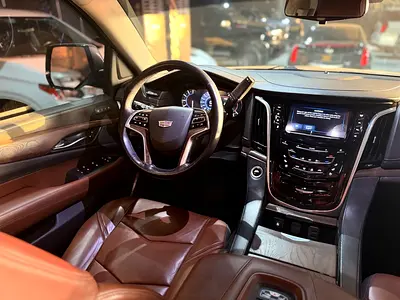 2018 Cadillac ESCALADE — фото 9