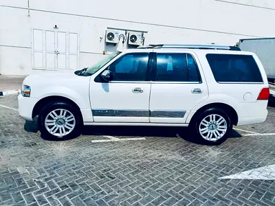 صورة 9 لـ 2014 Lincoln NAVIGATOR