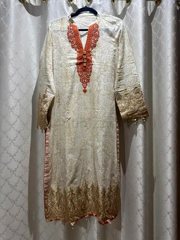 Ideas by Ghul Ahmed - Light beige embroidered women's kurta - size L, good condition