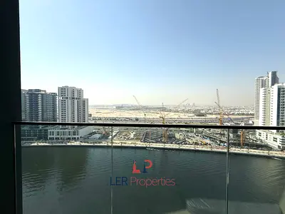 Premium Studio | Canal View | Smart Home | Jacuzzi
