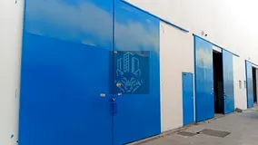 Land area: 14,200 sq ft 6 shops Building area: 9,200 sq ft 4 shops 1,100 sq ft per unit Rentals: 2 w
