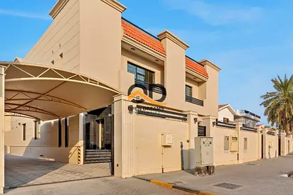 Lavish Like new 5b villa for commercial al azra area sharjah