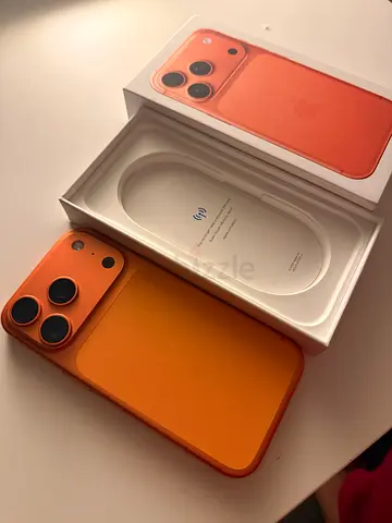 Iphone 17 pro ( 7 months used only)