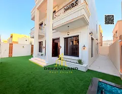 Sophisticated classic design with a garden and outdoor setback | Two floors + roof + 5 bedrooms | Pr