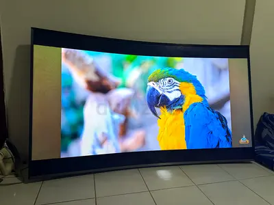 Samsung UA78JU7500 (UHD Smart TV) 78" Curved LED TV in Good Working Condition