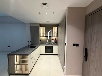 Brand New | Semi-Furnished | Corner unit
