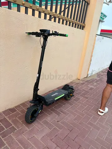 WINNER off-road electric scooter In good condition but the handle bar is not on it and the bac wheel
