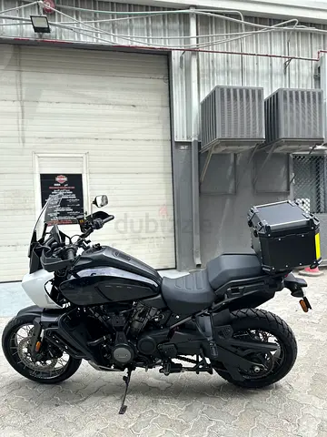 Harley Davidson
 GCC Specs
2021 Model
17,000 kms
1st Owner
New Tyres
Service Done Every 4,000 kms
