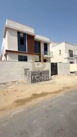 فيلا فاخرة بتصميم راق | خمس غرف ماستر | مساحات معيشة واسعة | خصوصية وراحة استثنائية | مثالية للعائلات