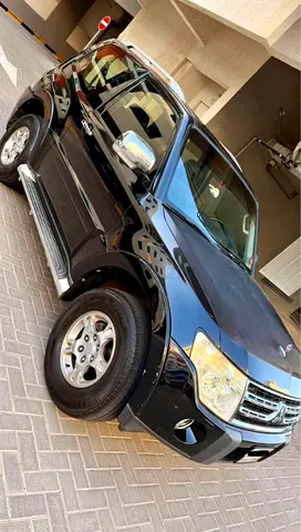 2009 Mitsubishi Pajero GCC Specs