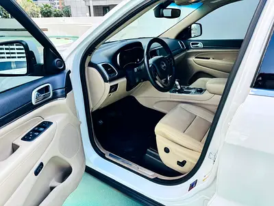 2019 JEEP GRAND CHEROKEE photo 7