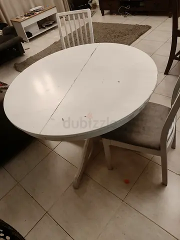 Extendable Dining table for sale