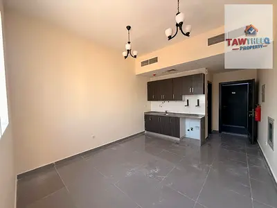 Studio, annual lease, good size, location near the Dubai exit.