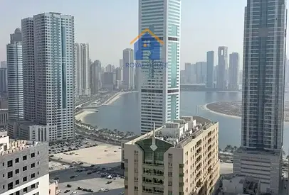 شقة 3 غرف وصالة للبيع في المجاز 3 الشارقة