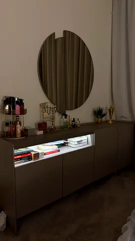 Wardrobe cabinet with light