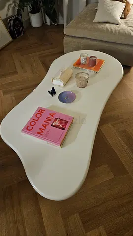 White modern coffee table - excellent condition