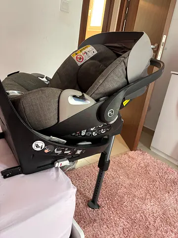 Cybex Cloud Z Infant Car Seat with ISOFIX Base - Good Condition