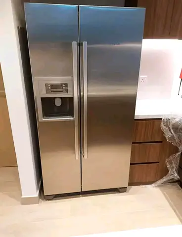 Bosch Side-by-Side Refrigerator with Water Dispenser