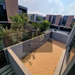 SUPER DISTRESS PRICE | 3 BEDROOMS TOWNHOUSE | corner|MODERN DESIGN | LUXURY FINISHES | CLOSE TO AMEN
