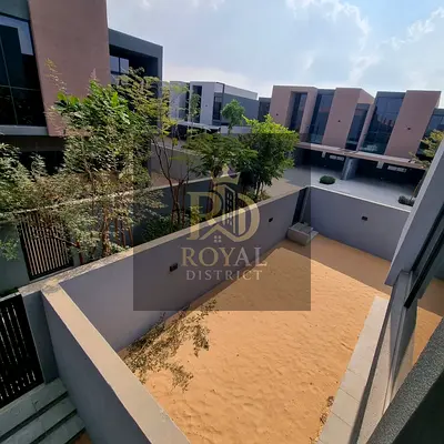 SUPER DISTRESS PRICE | 3 BEDROOMS TOWNHOUSE | corner|MODERN DESIGN | LUXURY FINISHES | CLOSE TO AME