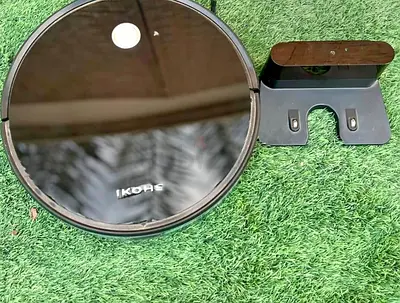 IKOHs Robot Vacuum Cleaner with Charging Dock - Good Working Condition