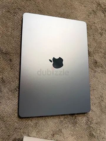 Selling a MacBook Air M4 in excellent condition.