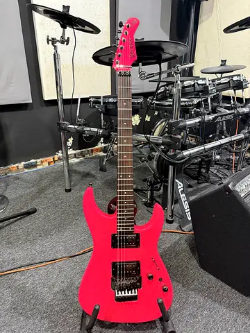 Upgraded MIJ Fernandes Revolver FR-65 (Gotoh Locking Tuners & EMG Lars Frederiksen Pickups)