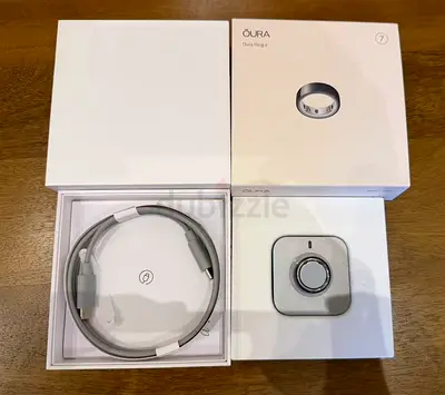 Oura Ring Gen 4 (Size 7) with Charger and Box