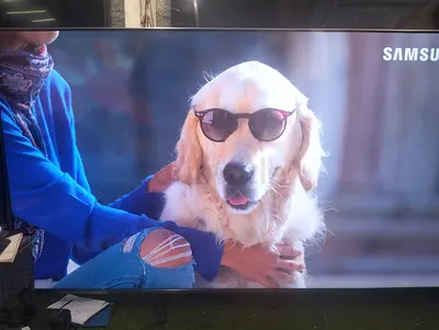 Samsung 82MU800F" Smart LED TV - Good Working Condition Delivery free of cost