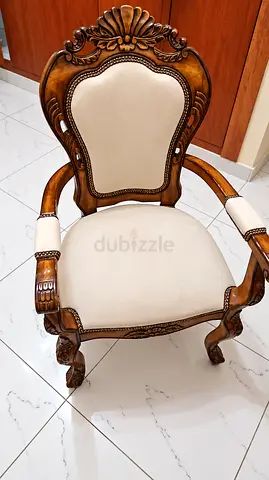 Luxury Classic Wooden Armchair – Elegant Carved Design