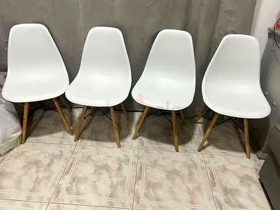 Set of 4 White Modern Dining Chairs with Wooden Legs