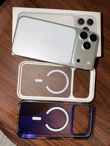 iPhone 17 Pro Max 256  (Silver) with 2 MagSafe Clear Cases and Original Box and production