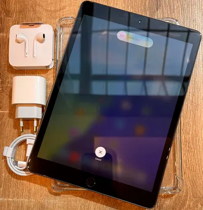 iPad 7th Generation,128GB,Space Grey,Wifi with Case,Screen Guard, EarPods 3.5MM & 20W Charger